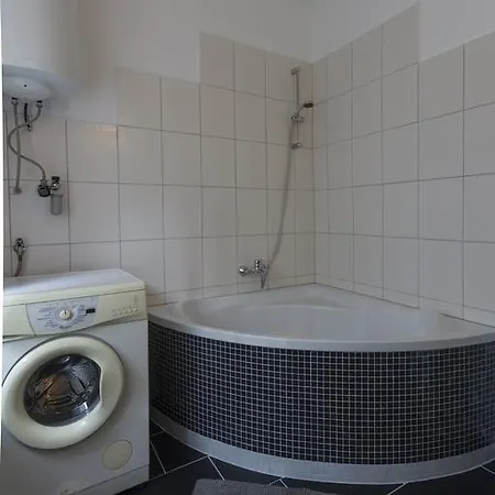 Flataid Elisabethinergasse